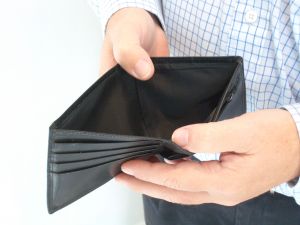 In addition to storing account information for multiple accounts, consumers can use their “digital wallets” to make payments and receive discounts. (Photo: David Playford)