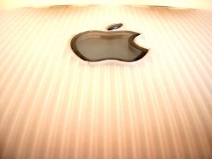 RIM BlackBerry Losing Ground in Native Canada to Apple iPhone