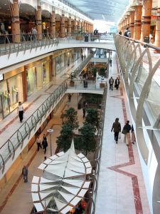 US Retail Unexpectedly Up 0.1% in April
